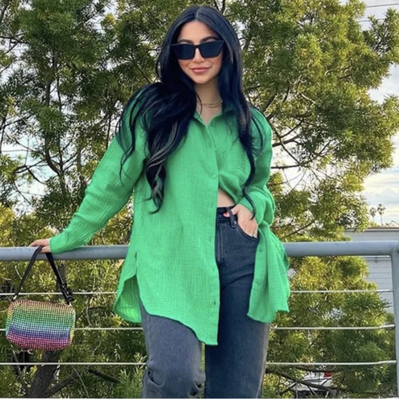 Miss Lola Button Down Shirt - Picture 2 of 8